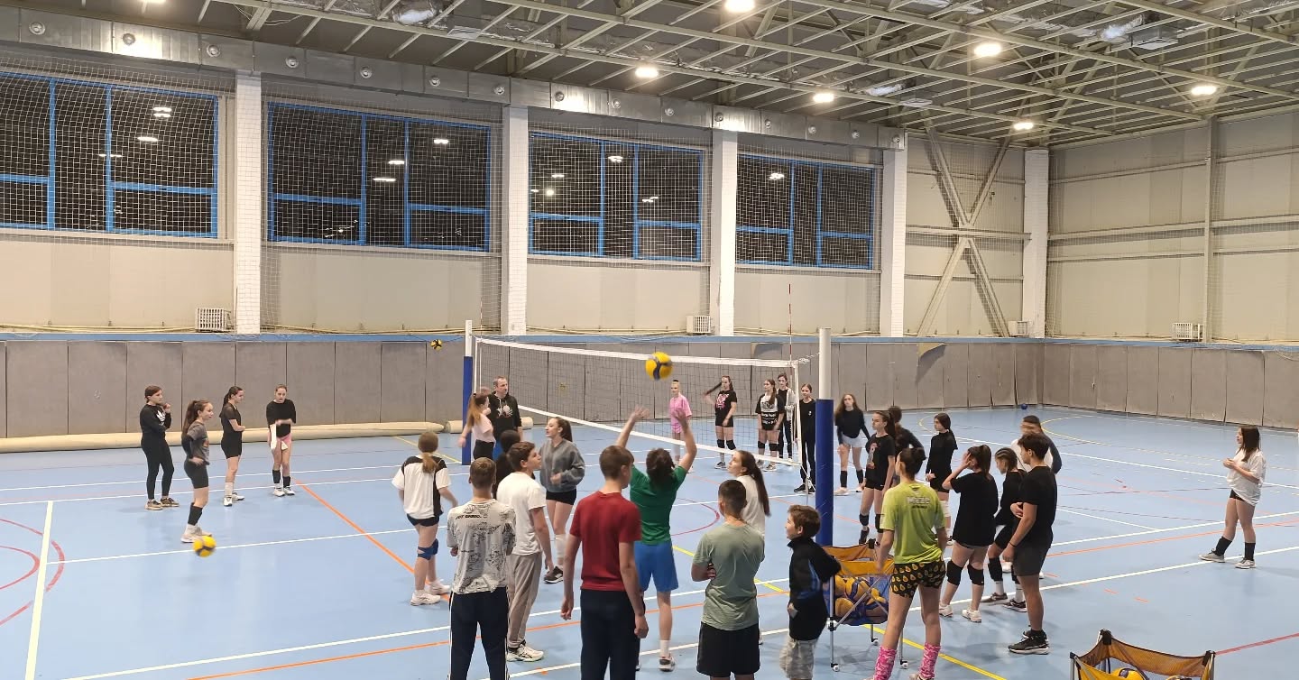 Volleyball Training in Elin Pelin Sports Arena