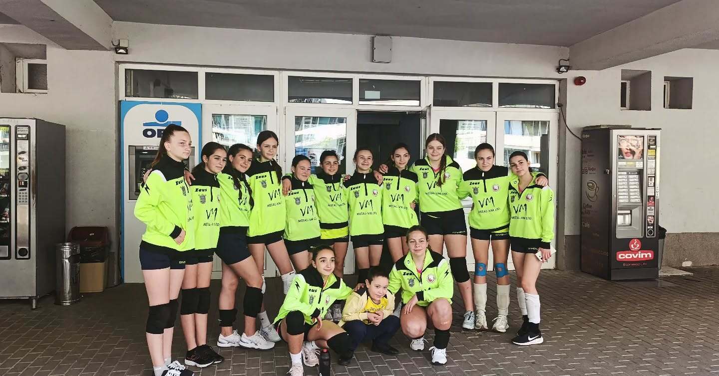 Official volleyball matches with volleyball club fenix